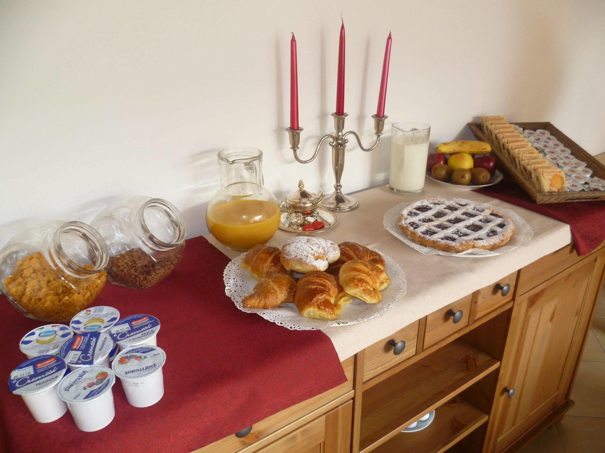 Borghetto Airport/Hospital Bed and Breakfast Bergamo Buitenkant foto