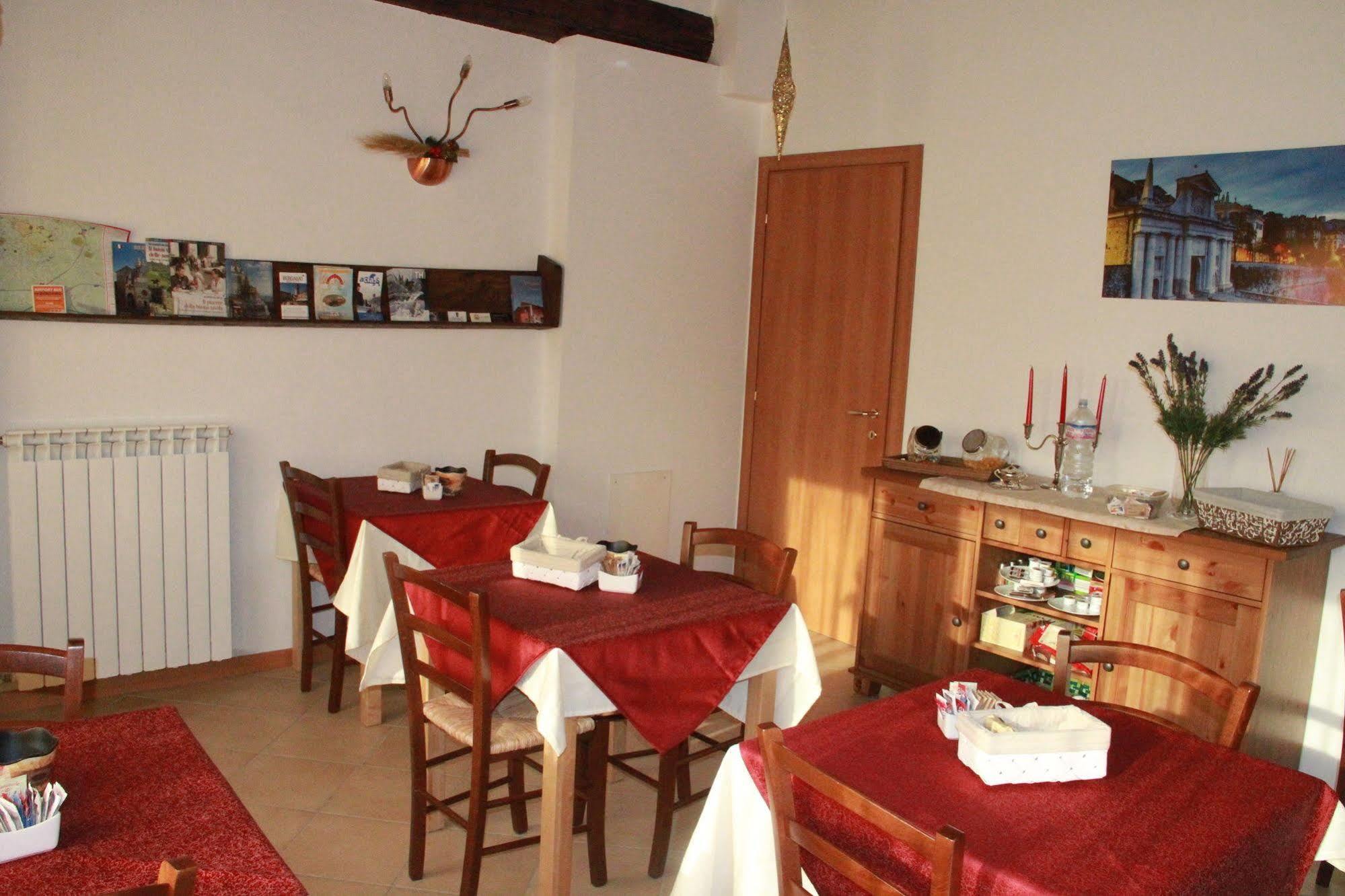 Borghetto Airport/Hospital Bed and Breakfast Bergamo Buitenkant foto