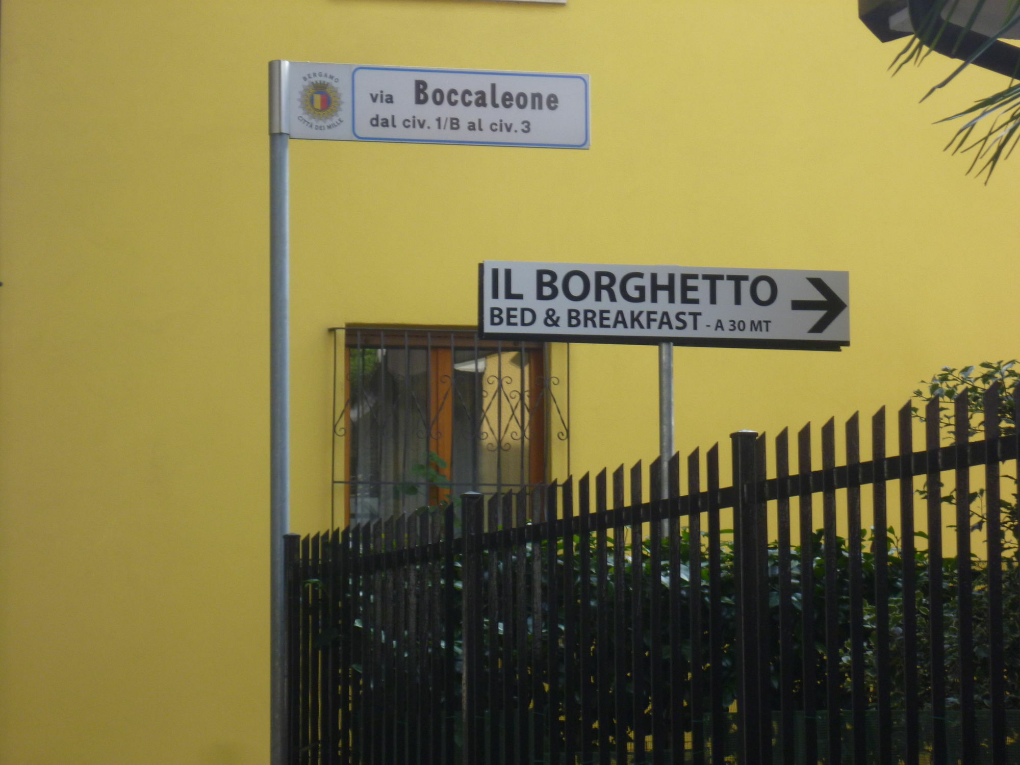 Borghetto Airport/Hospital Bed and Breakfast Bergamo Buitenkant foto